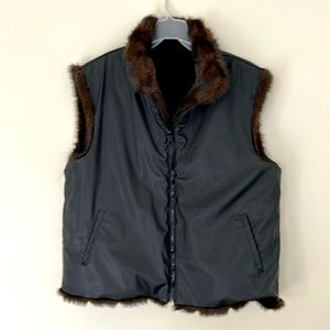 New!  Reversible faux fur vest Sz XL